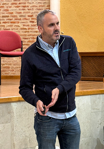 David-Castro-Servalesa